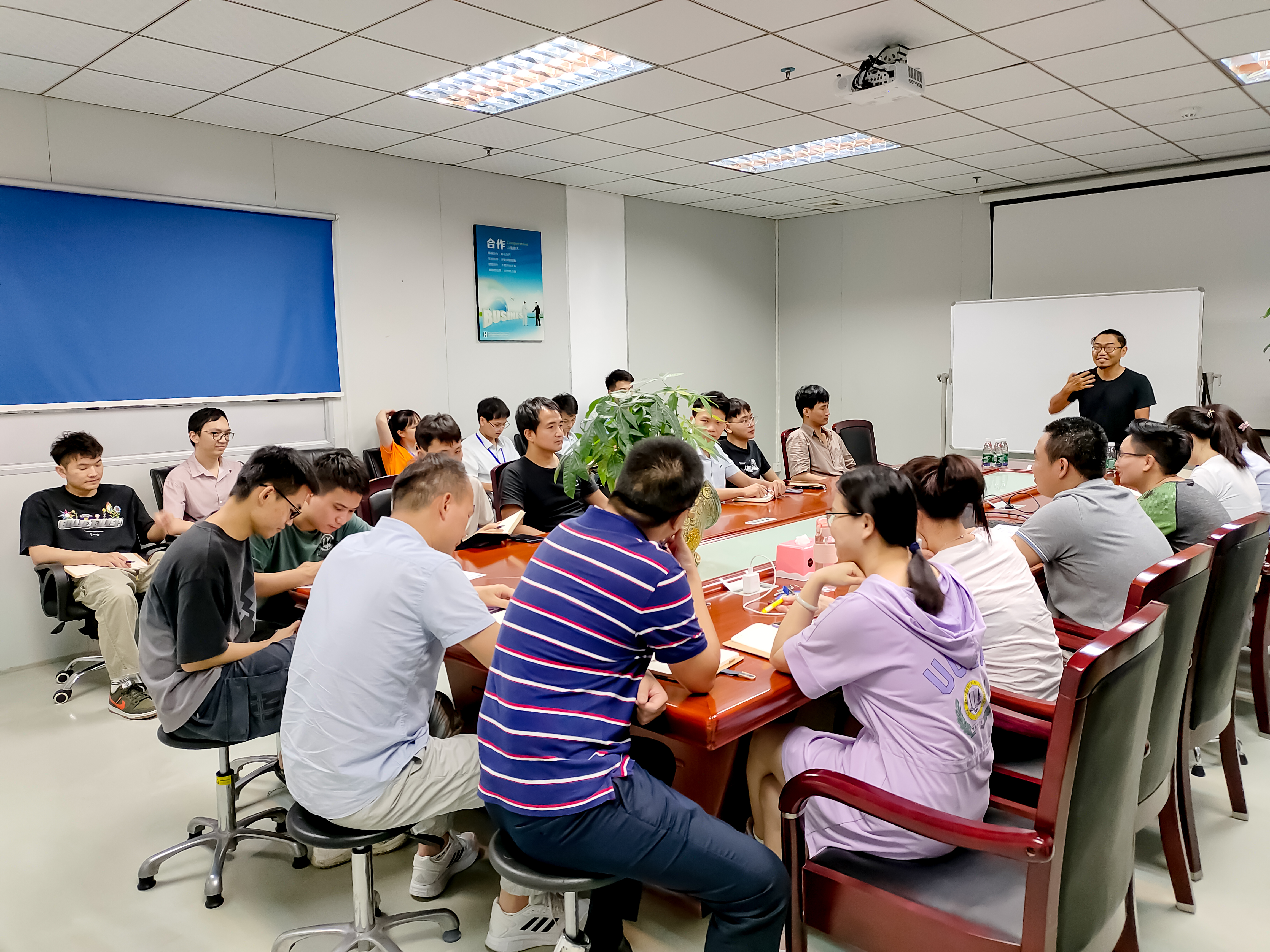 G22恒峰科技首期商务英语培训课程正式结束！2022年11月11日